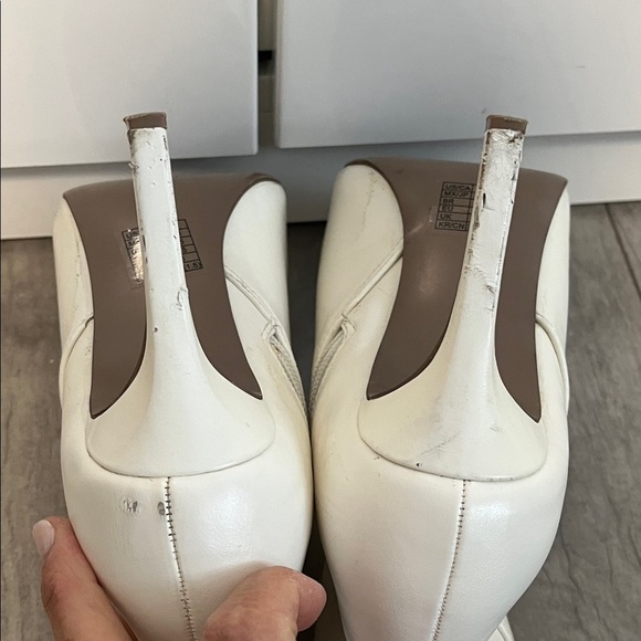 Forever 21 White Ankle Booties, Size 8.5 - Picture 8 of 11